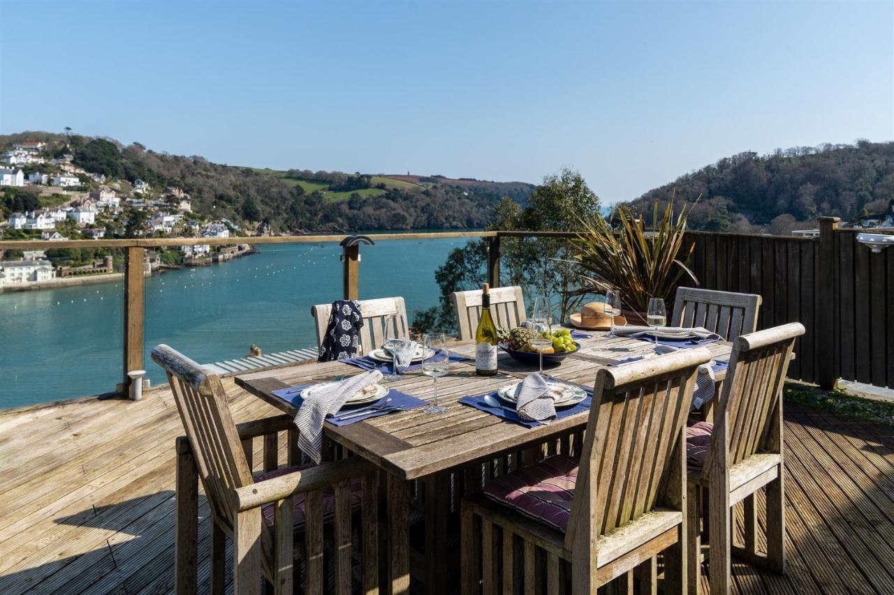 Uphigh - Elevated Family Home With Stunning River Views Dartmouth Buitenkant foto
