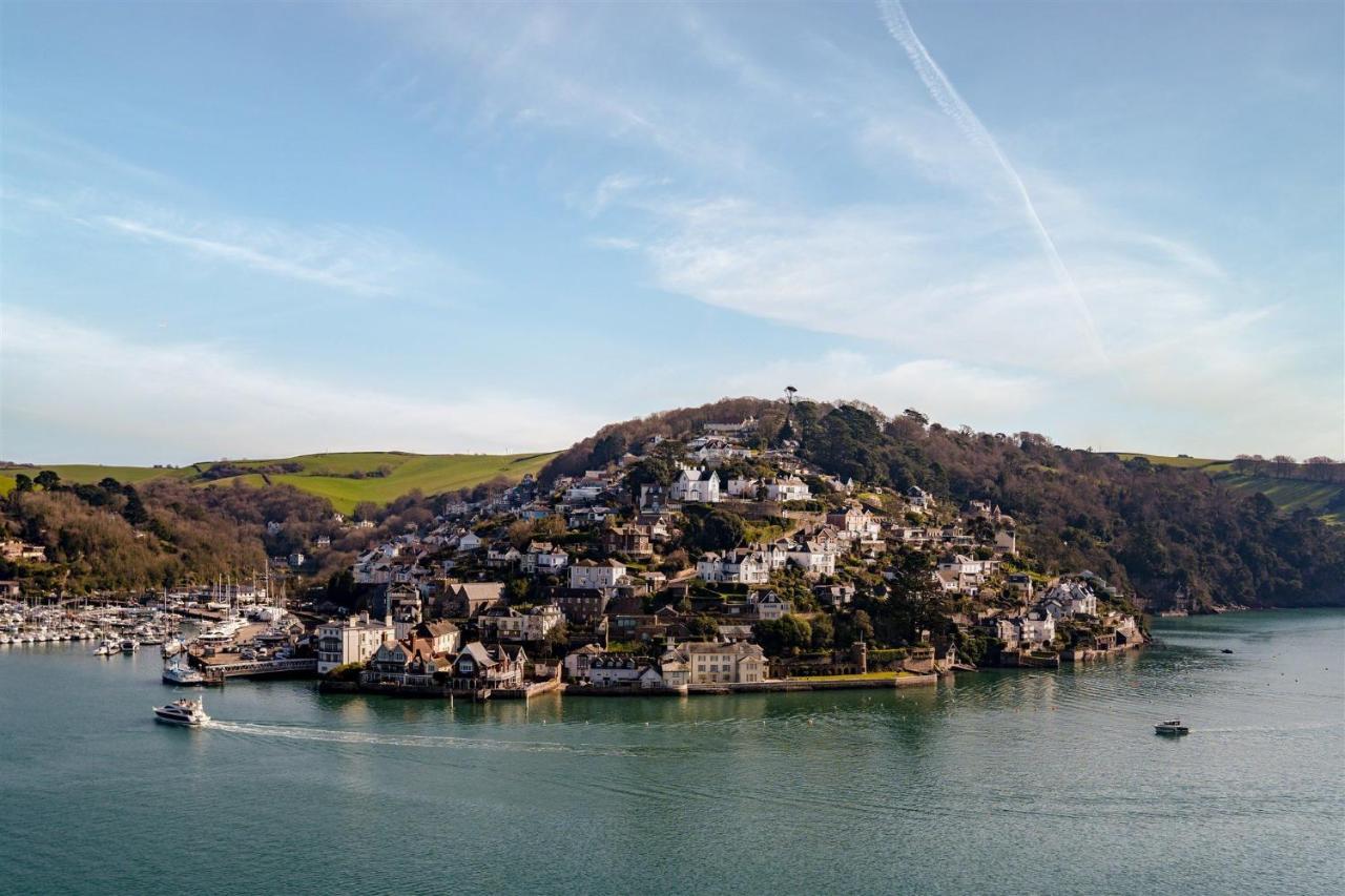 Uphigh - Elevated Family Home With Stunning River Views Dartmouth Buitenkant foto